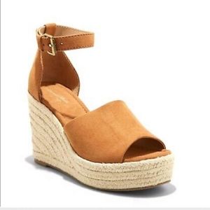 3/$20 🤎 Espadrille wedge worn only once